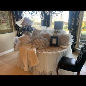 Custom made burlap & tulle tablecloths & pillows